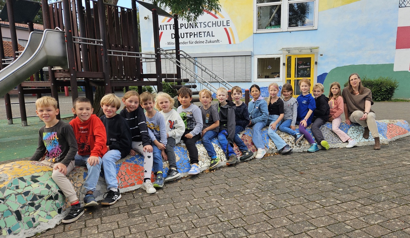 Die Klasse 2c mit Frau Frey