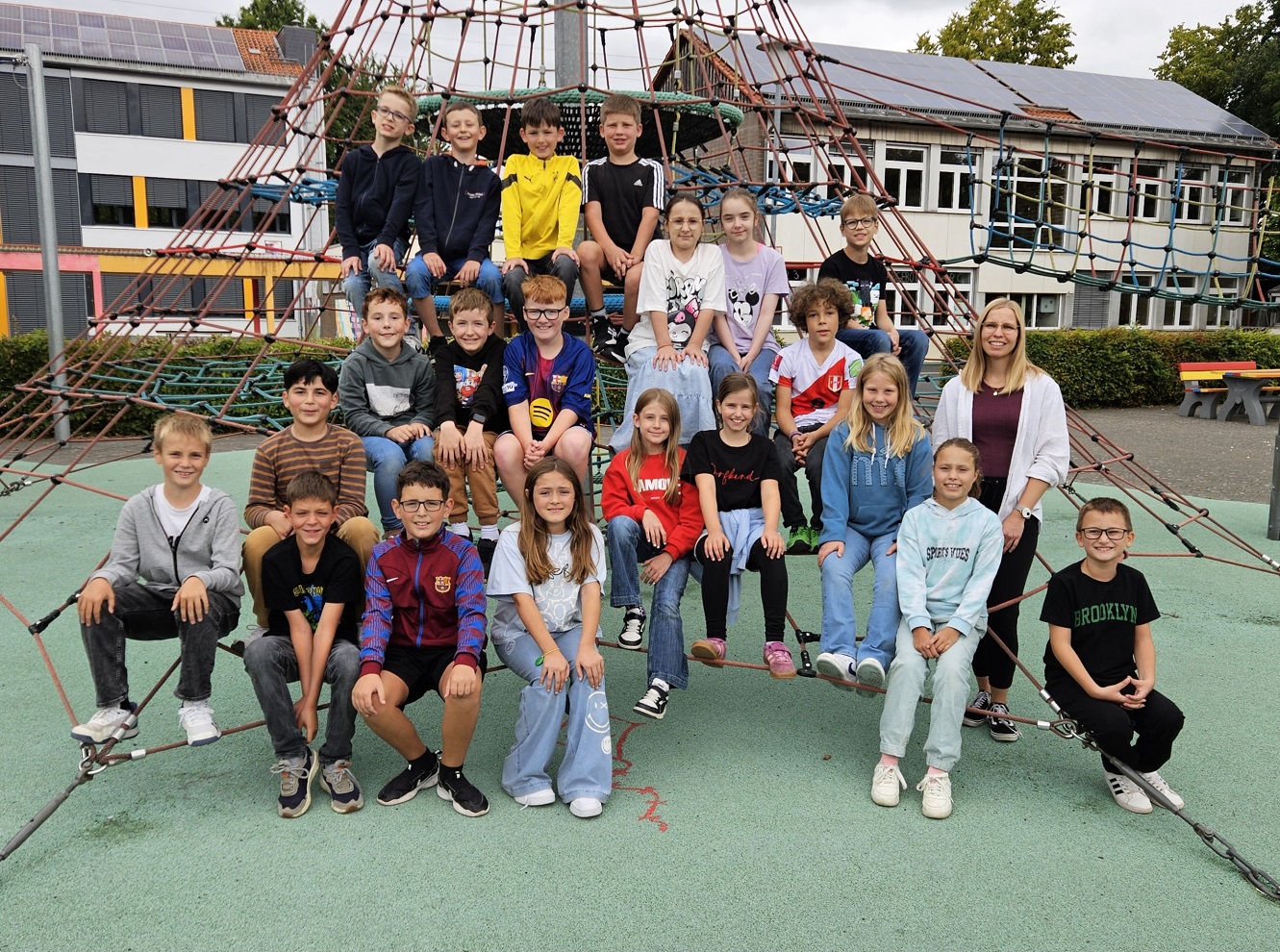 Die Klasse 4b mit Frau Rommel