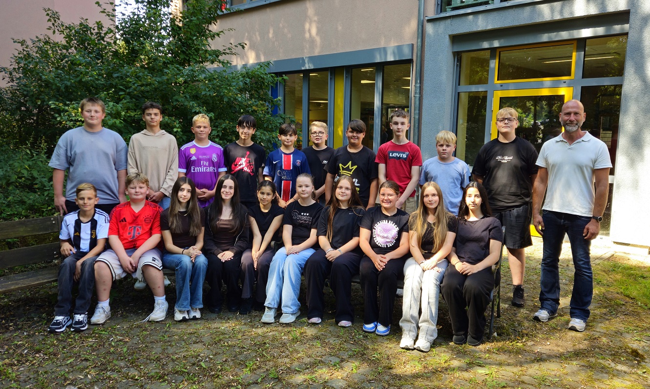Die Klasse R7b mit Herrn Donges